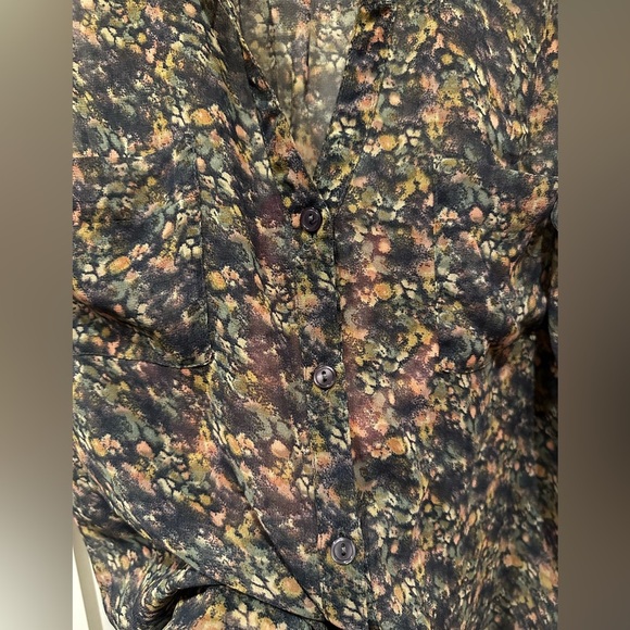 Floral sheer sleeveless top - Picture 2 of 5